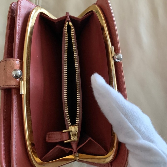 Miu Miu Croc Embossed Leather Twisted Lock Wallet - Picture 9 of 16